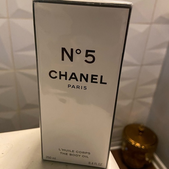 CHANEL Other - CHANEL No 5 The Body Oil
